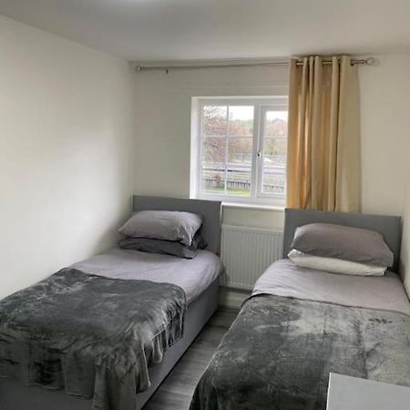 2 Bed House Sleeps 4-5 Villa Liverpool Dış mekan fotoğraf